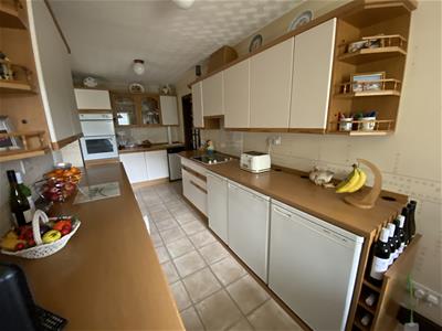 Kitchen:
